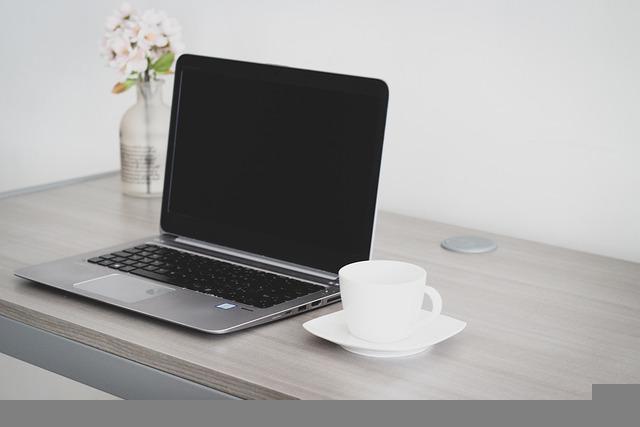 Persoane fizice salariate care obtin si venituri din alte surse. Cum se calculeaza plafonul CASS?