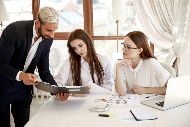 Spalarea banilor: 7 situatii importante la care sa fie atente persoanele din domeniul imobiliar