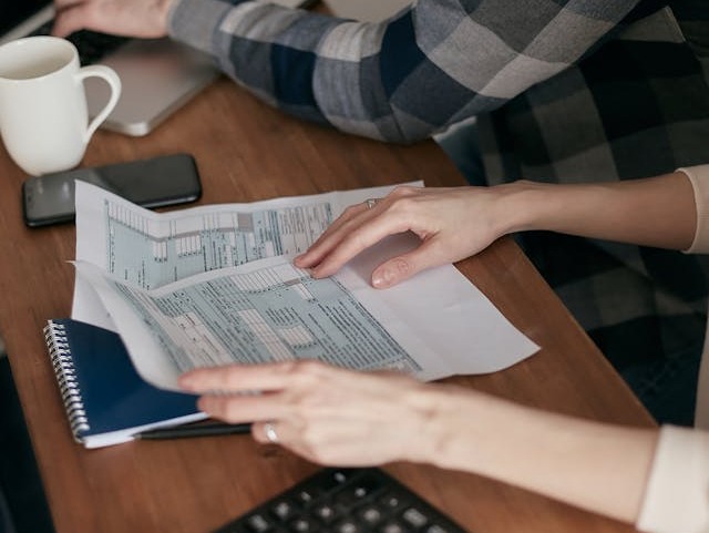 ANAF modifica formularul 100 pentru a introduce o noua taxa. Ce contribuabili sunt vizati