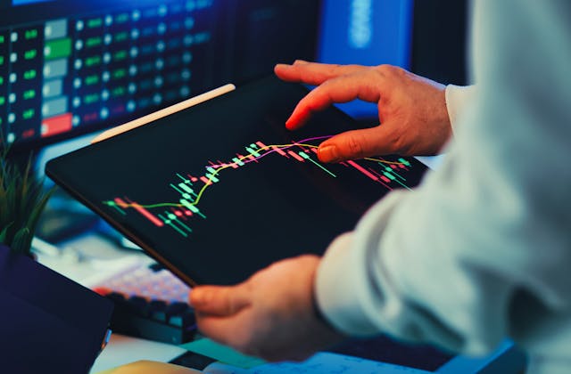 Cum se inregistreaza in contabilitate facilitatea acordata salariatilor pentru investitiile la bursa