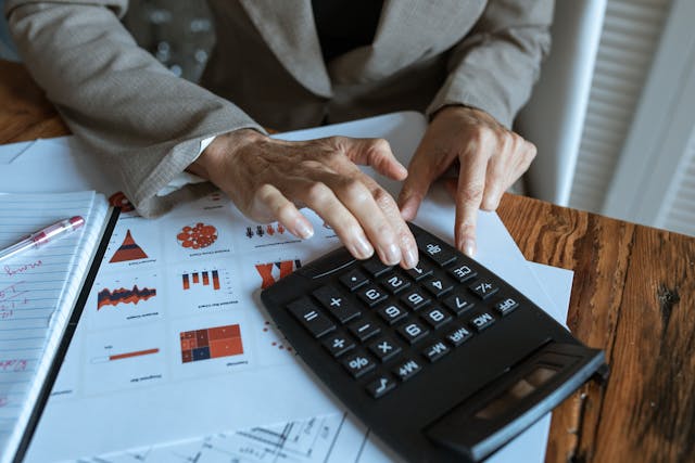 Calcul impozit amanat: Pentru sumele din rezerve legale si rezerve din profitul reinvestit se calculeaza deffered tax?