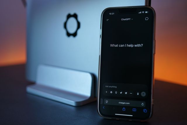 Achizitia de licente AI (ChatGPT, Claude, OpenAI) se considera redeventa si se datoreaza impozit cu retinere la sursa? Ce spun specialistii!