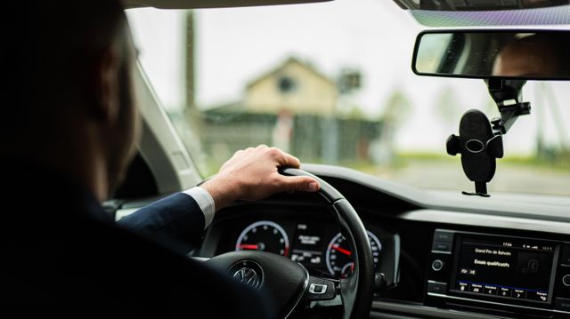 ATENTIE soferi de Bolt si Uber - PROIECT DE LEGE care propune eliminarea contractelor de comodat din transportul alternativ