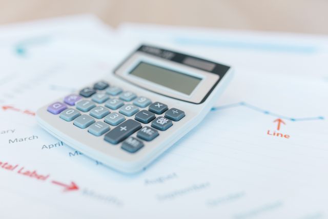 Lichidarea unei firme: cum se distribuie catre asociatul unic utilajele complet amortizate, ce impozite se datoreaza + monografie contabila