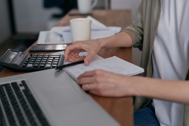 Inlocuire produse neconforme: tratament TVA si documentare fiscala, cu sau fara retur
